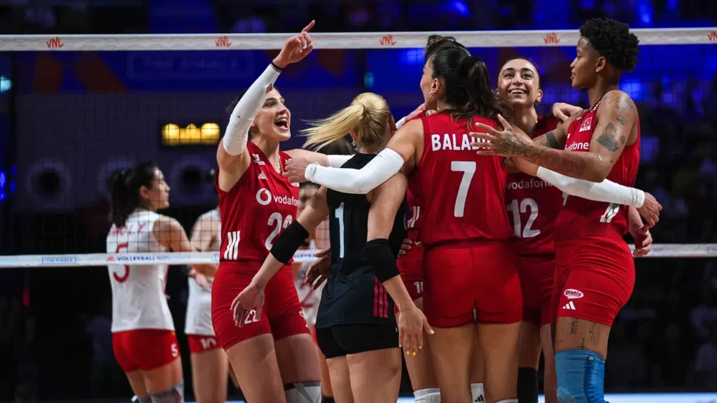 Çin’i set vermeden devirdik: Filenin Sultanları, FIVB Milletler Ligi’nde finalde!